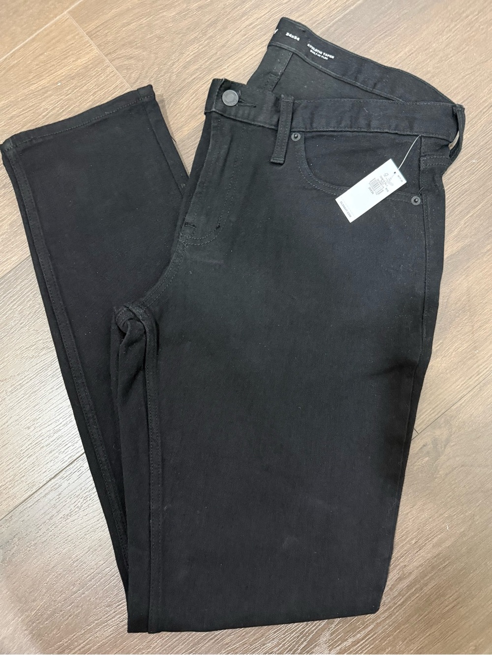 Men's Athletic Taper Built-In Flex Jeans